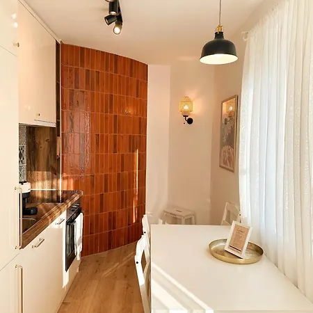 Marasca - Cozy, Chic & Nomad-friendly Flat In Downtown Belgrade